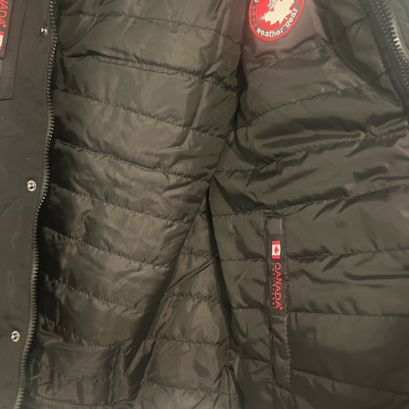 NWOT - Canada Goose Youth L (14/16) Black Puffer Jacket - Picture 15 of 16
